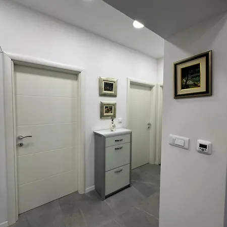 Lägenhet Emily At Center