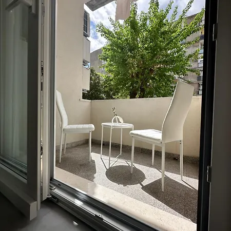 Emily At Center * Split