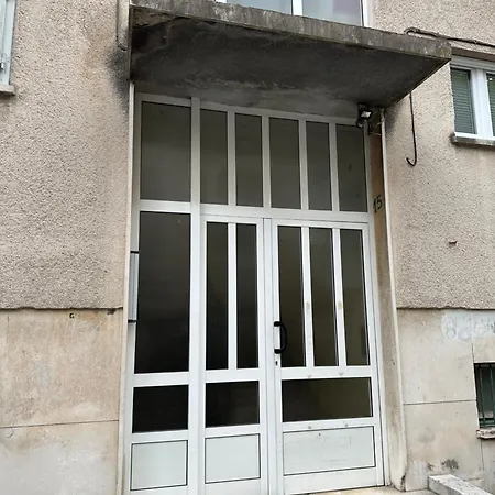 Lägenhet Emily At Center Split